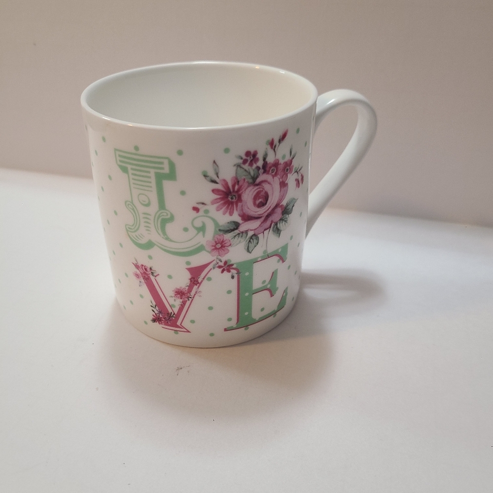 ROYAL Albert Love Coffee Mug